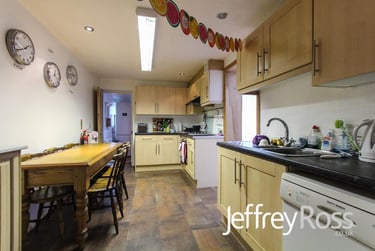 6 bed house, Flora Street, Cathays, Cardiff, CF244EQ - Image 3